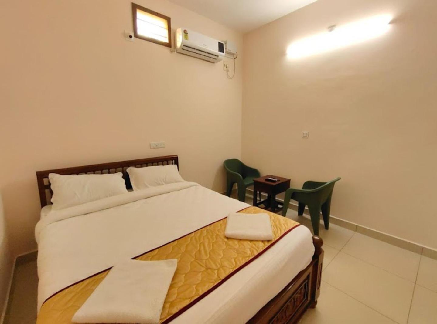 Township Residency Inn Пондичери Екстериор снимка